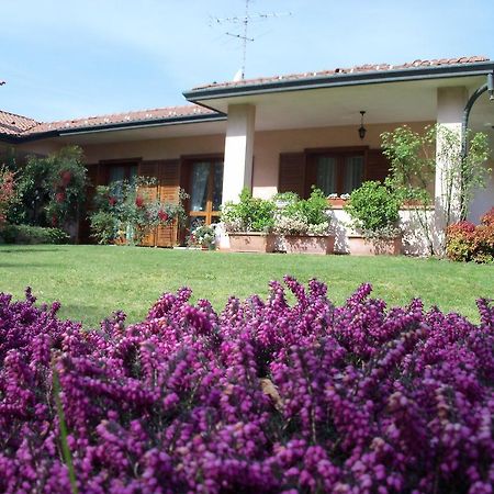 Bed&Breakfast Il Ciliegio Fiorito Somma Lombardo Bagian luar foto