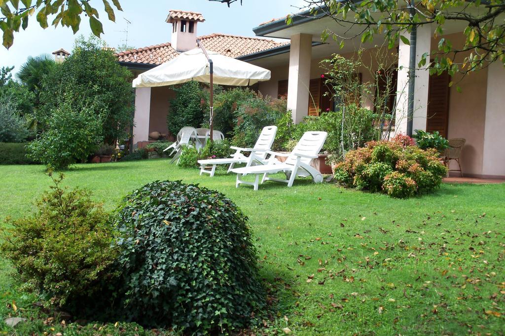 Bed&Breakfast Il Ciliegio Fiorito Somma Lombardo Bagian luar foto