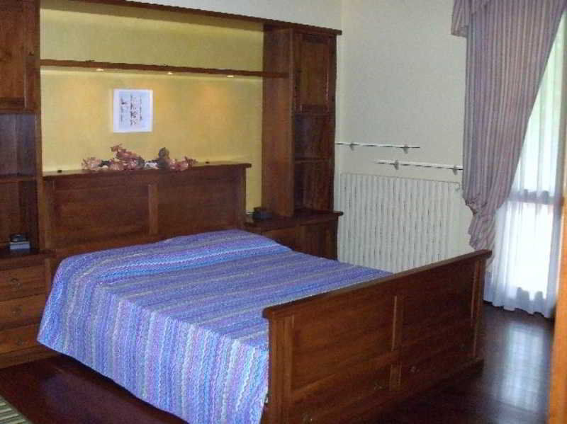 Bed&Breakfast Il Ciliegio Fiorito Somma Lombardo Bagian luar foto