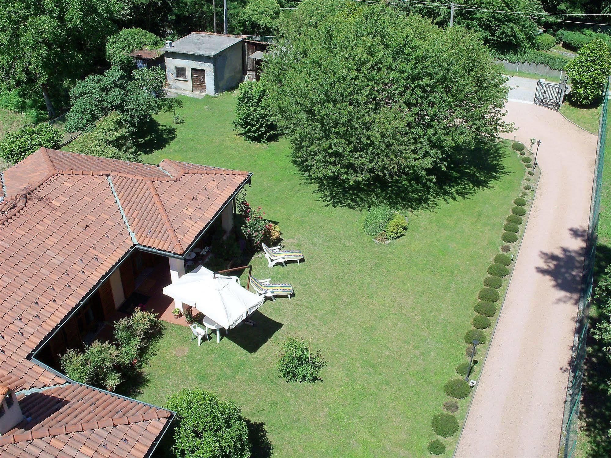 Bed&Breakfast Il Ciliegio Fiorito Somma Lombardo Bagian luar foto