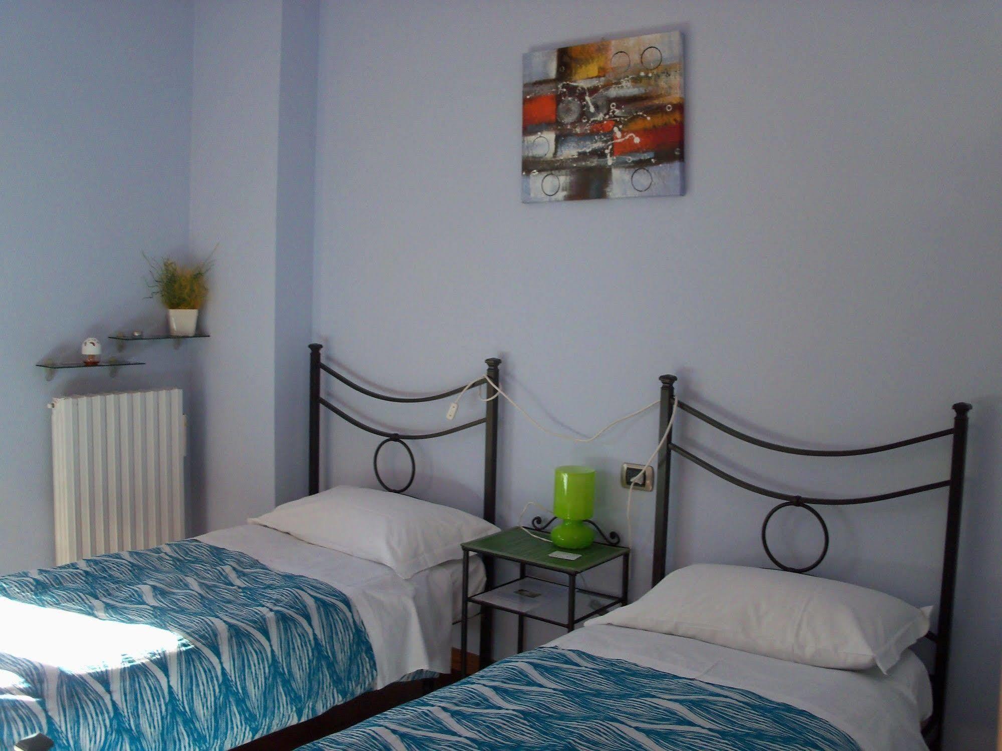 Bed&Breakfast Il Ciliegio Fiorito Somma Lombardo Bagian luar foto